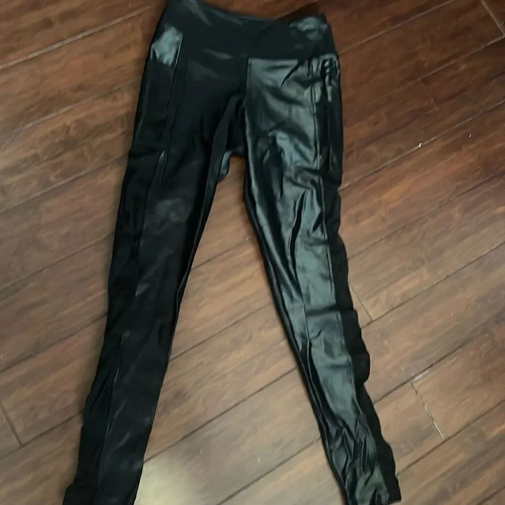 Black Leggings - Net Detail on Sides - Pockets - Size Small